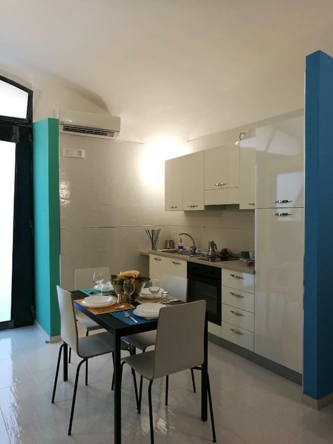 Holidayhouse089 ซาแลร์โน ภายนอก รูปภาพ