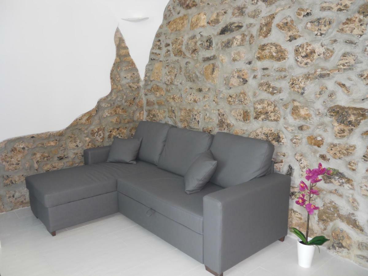 Holidayhouse089 ซาแลร์โน ภายนอก รูปภาพ