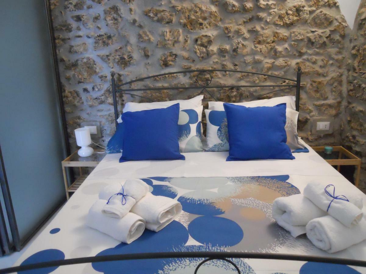 Holidayhouse089 ซาแลร์โน ภายนอก รูปภาพ